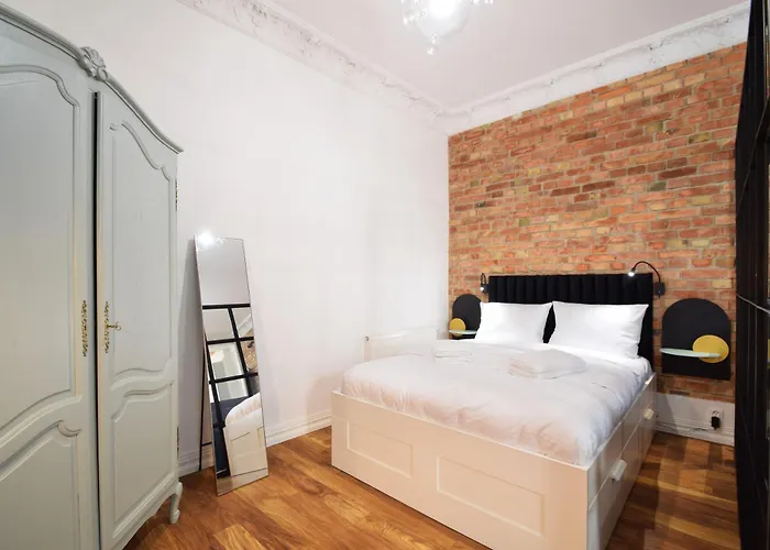 Strzelecka 25 By Lookap * 포즈난